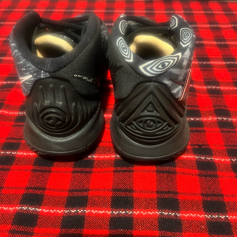 Nike Kyrie what the S2 Black and Gray Athletic Shoes - Picture 4 of 6